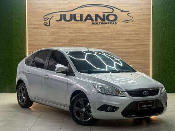 FORD FOCUS 2.0 GLX 16V FLEX 4P AUTOMÁTICO FORD FOCUS 2.0 GLX 16V FLEX 4P AUTOMÁTICO